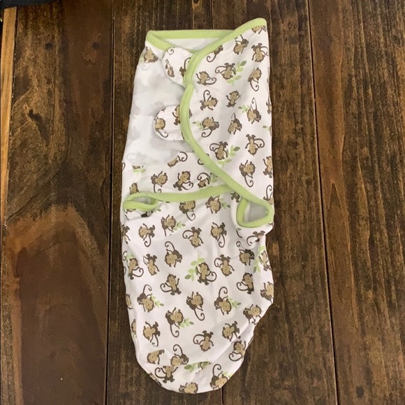 Swaddle Me!💚💖 - Picture 3 of 6